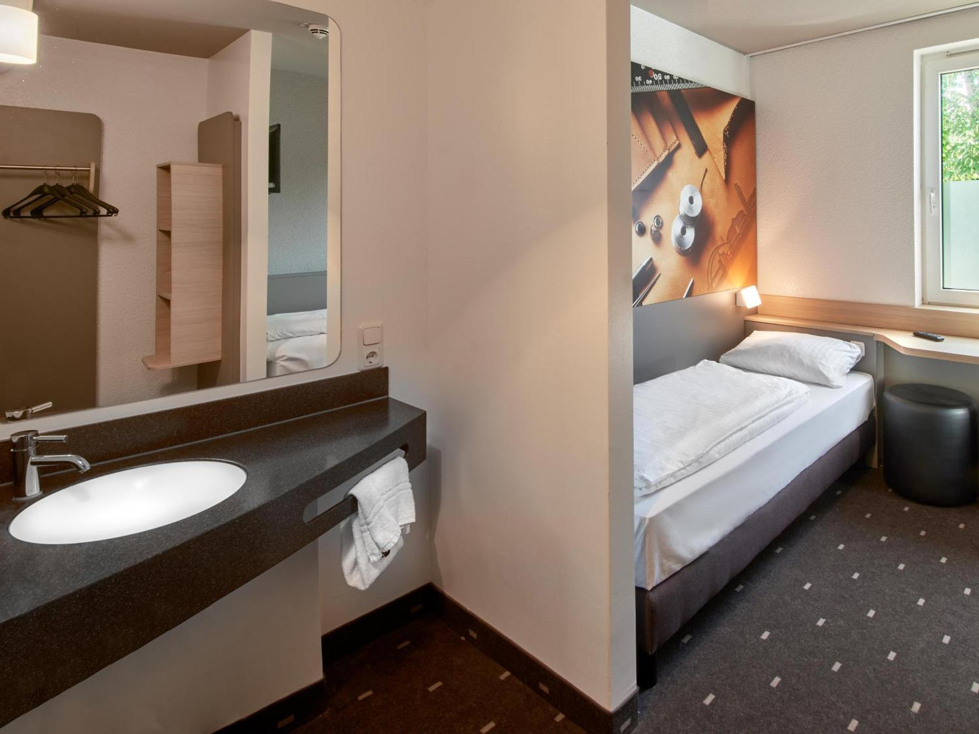 B&B Hotel Offenbach-Sued ภายนอก รูปภาพ